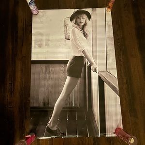 Taylor Swift 2012 Brown Trout Publishers BW-300 22x34 Poster Vintage Sealed Rare